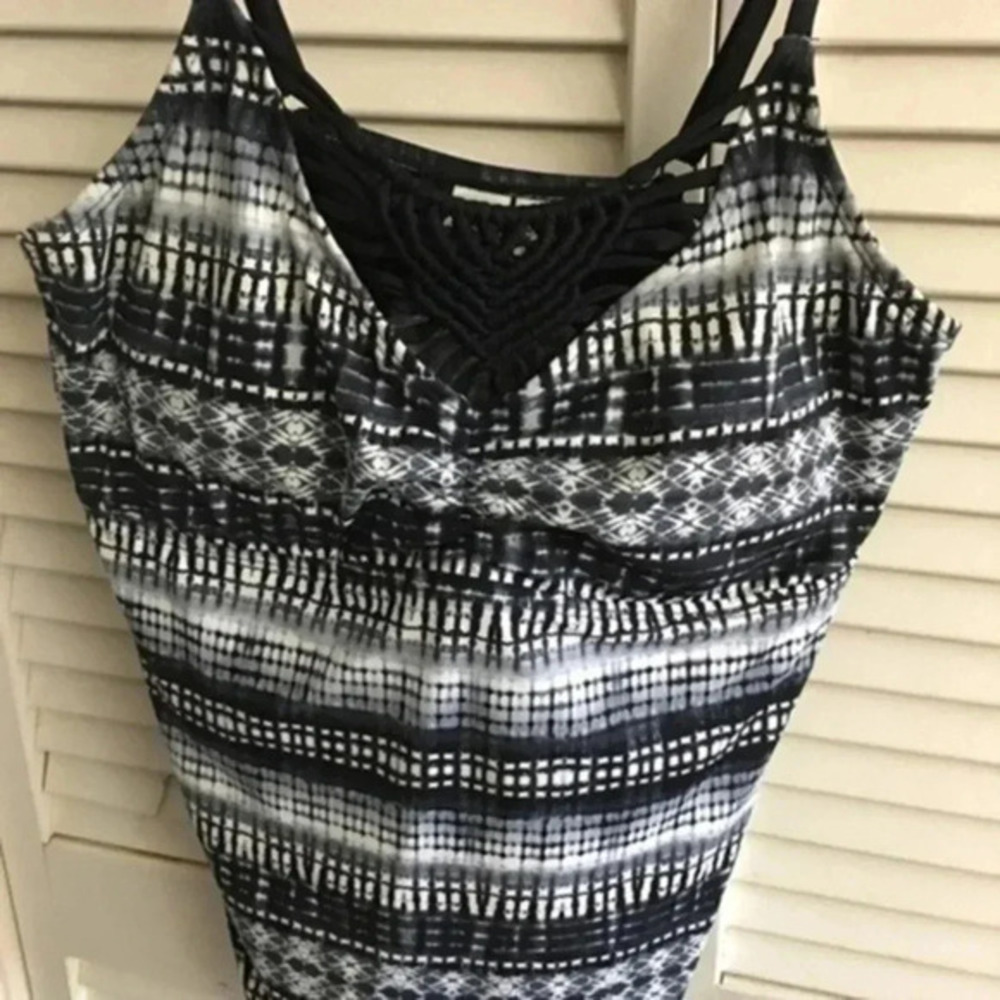Ambreilla Ladies Blouse Size Medium